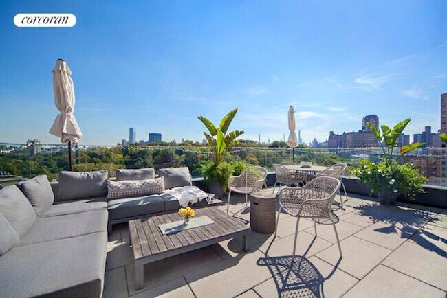 Building Photo - 285 W 110th St