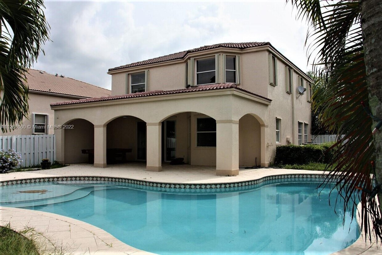 Primary Photo - 15632 NW 24th St