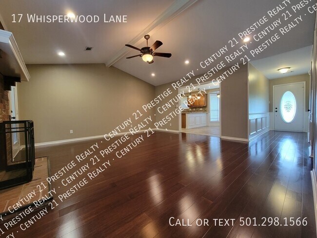 Foto del edificio - 17 Whisperwood Ln