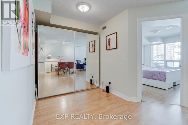 Building Photo - 212 Eglinton Ave E