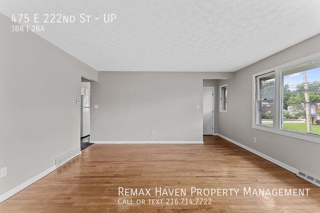 Building Photo - 475 E 222 Upper, Euclid- Spacious 3 bedroo...