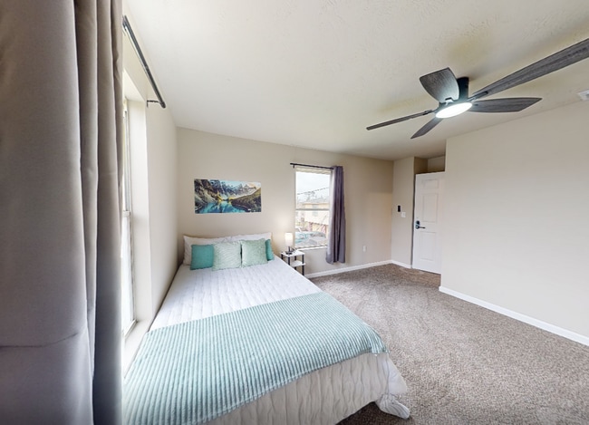 Building Photo - 1917 Sadler St