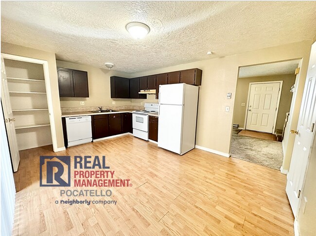 Foto del edificio - 230 W Chubbuck Rd