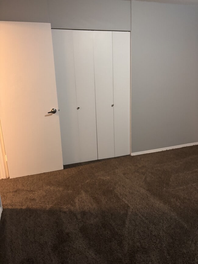 Building Photo - 1900-3001900 Strathcona Ave