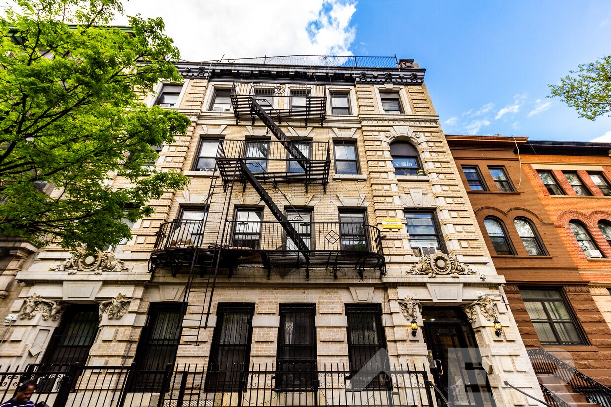 Primary Photo - 1159 Dean St