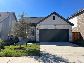 Building Photo - 401 Darley Oak Dr