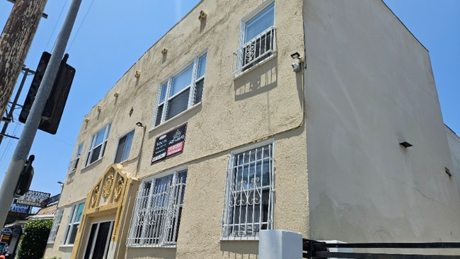 Building Photo - 1185 E Vernon Ave