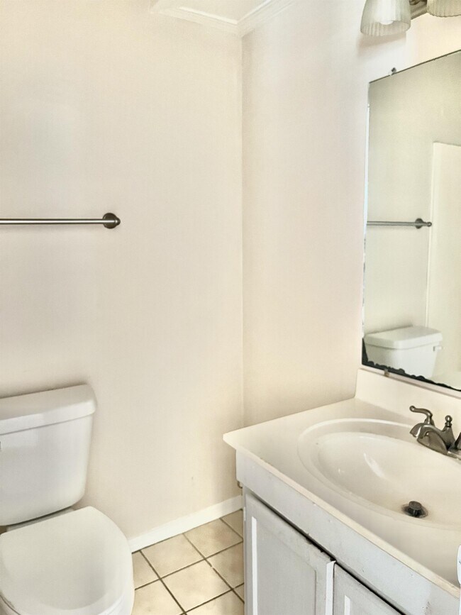 Foto del edificio - 4371 Jefferson Woods Dr