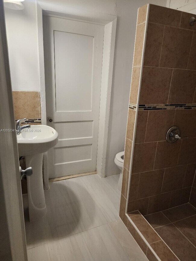 Foto del edificio - 13915 NW 5th Ct