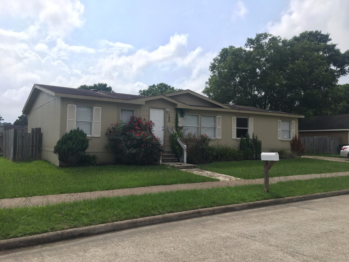 Foto principal - Spacious and Clean 3 BR HOUSE - Looking fo...