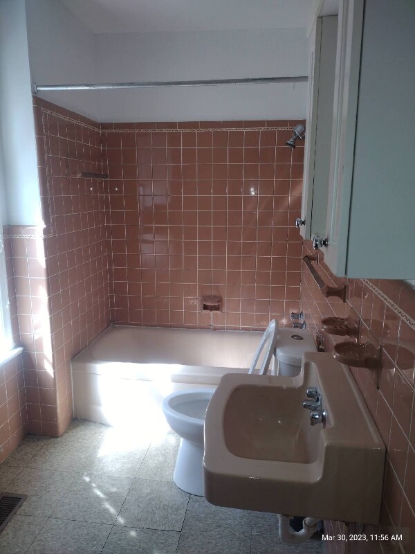 Foto del edificio - 214 S 8th St