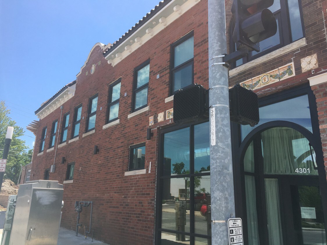 Foto principal - 4304 Walnut St