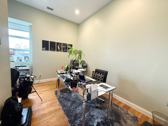 Building Photo - 409 Dudley St