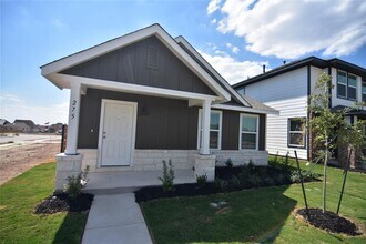 Building Photo - 275 Bugbee
