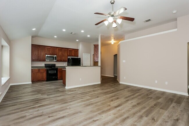 Foto del edificio - 129 Oriole Dr