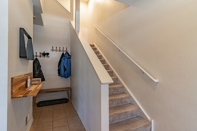 Foto del edificio - 721 Summit Ln