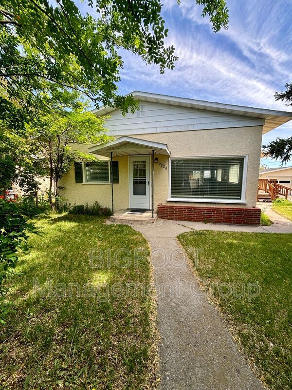 Primary Photo - 2224 Choteau St