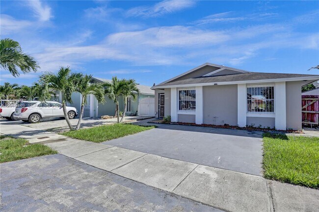 Building Photo - 11854 SW 210th St