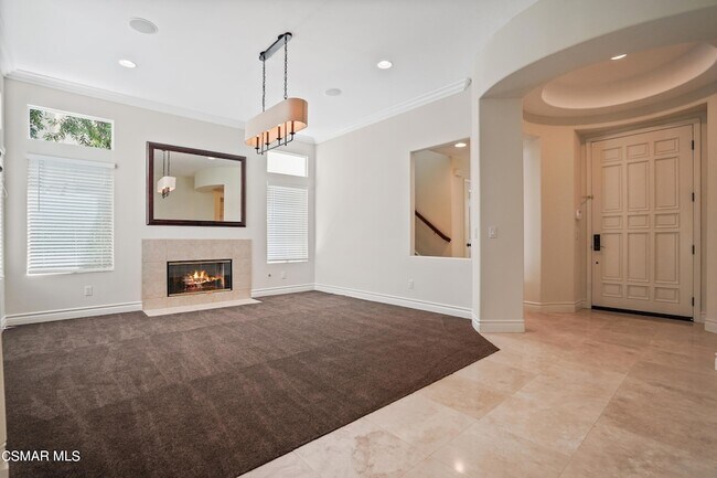 Foto del edificio - 6077 Mandeville Pl