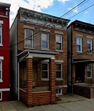 Building Photo - 117 57th St