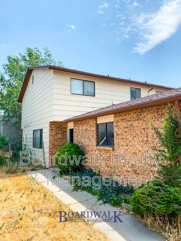 Foto del edificio - 8261 Ivy Dr