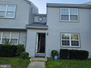 Building Photo - 22 Oyster Bay