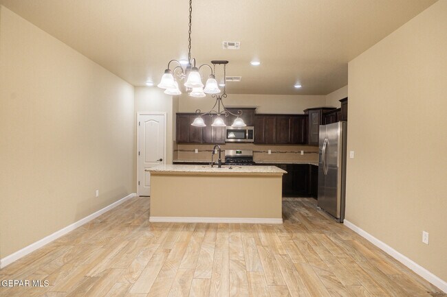 Building Photo - 2032 Thomas Lackland St