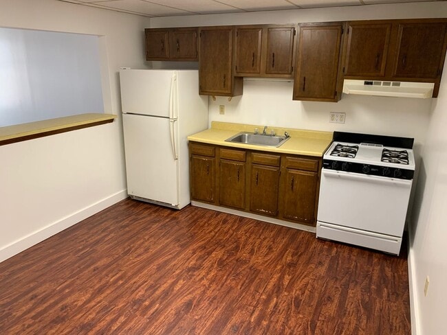 Building Photo - 635 Monongahela Ave