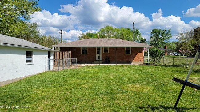 Foto del edificio - 11616 Maple Way