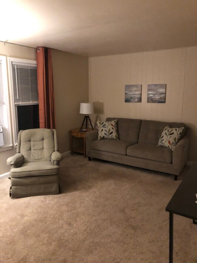 110 Cottage Grv Unit 2, Burlington, VT 05408 Apartments in