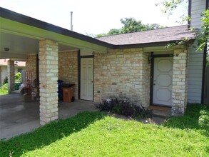 Building Photo - 811 Sirocco Dr