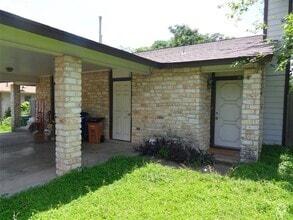 Building Photo - 811 Sirocco Dr