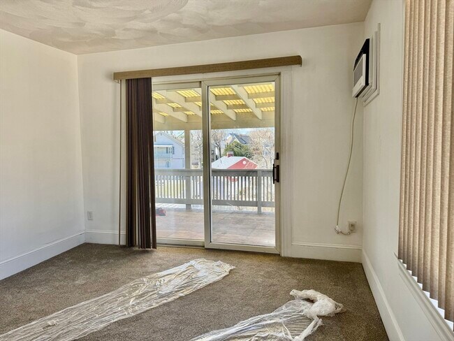 Foto del edificio - 70 Durso Ave