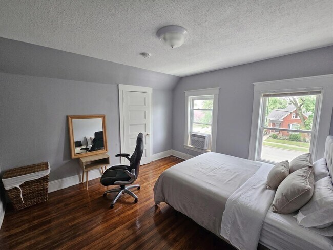 Foto del edificio - 320 Highland Ave