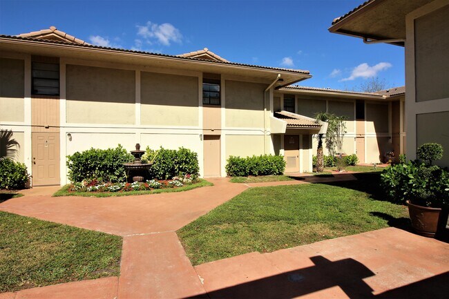Foto del edificio - 8801 W Sample Road 11 Coral Springs Fl 33065