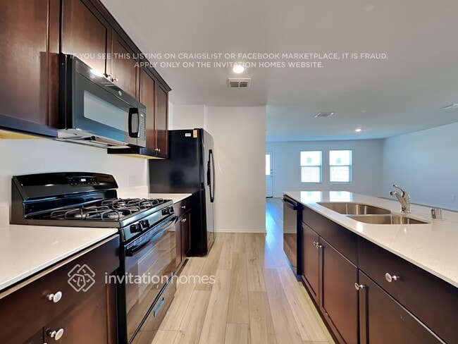 Building Photo - 464 Frio Pass Trl