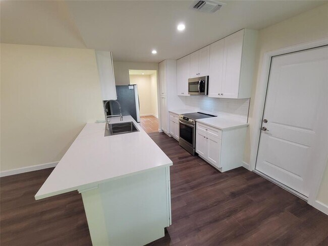 Foto del edificio - 8709 Donna Gail Dr