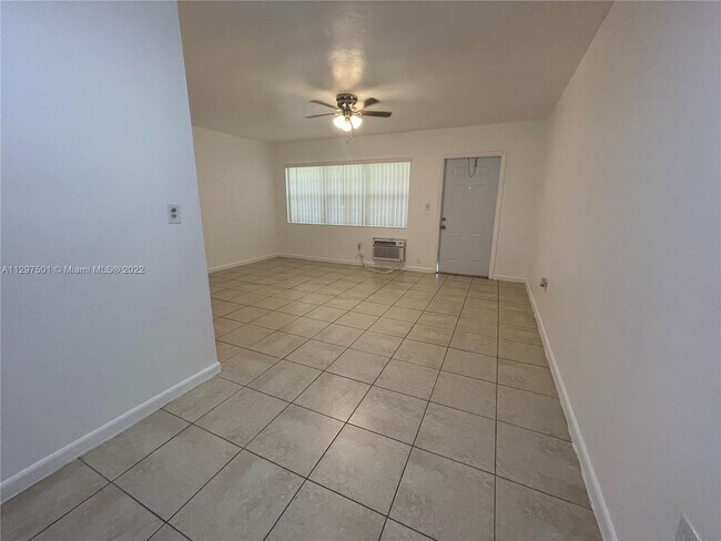 Foto del edificio - 1471 NE 170th St