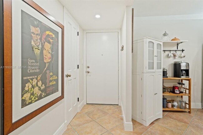 Building Photo - 8107 SW 72nd Ave