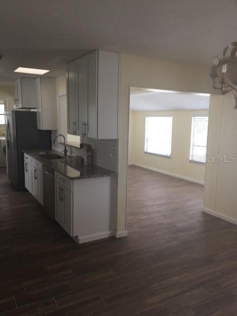 Foto del edificio - 705 Cypress Pl