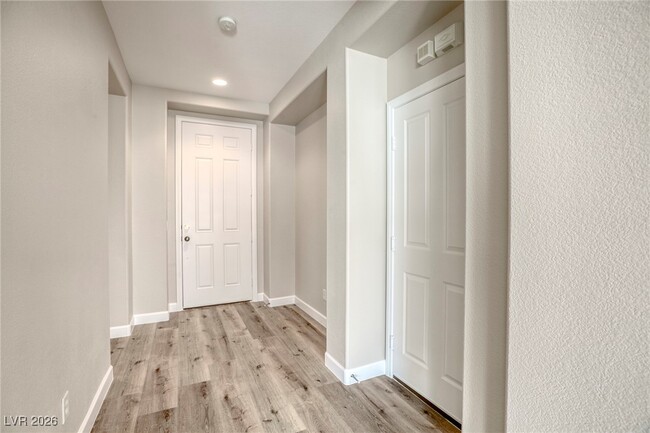 Foto del edificio - 9235 Avon Park Ave