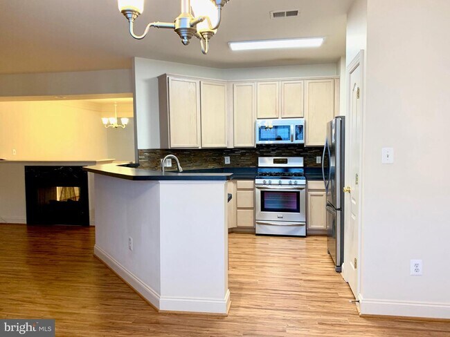 Foto del edificio - 8087 Gatehouse Rd
