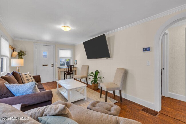 Foto del edificio - 305 8th Ave