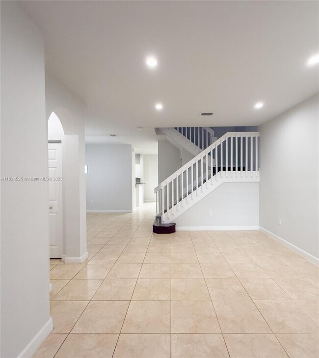 Foto del edificio - 8763 NW 112th Pl