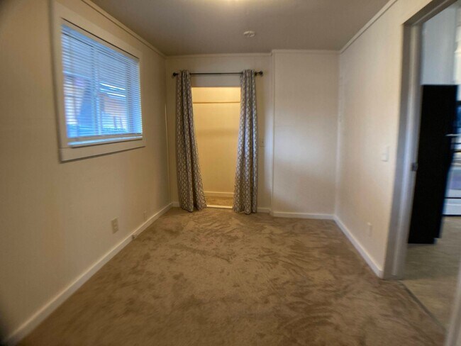 Building Photo - 1 br, 1 bath House - 1604 SE Hamilton St
