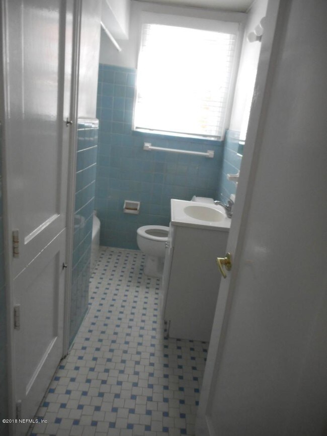 Building Photo - 1261 Belmont Terrace