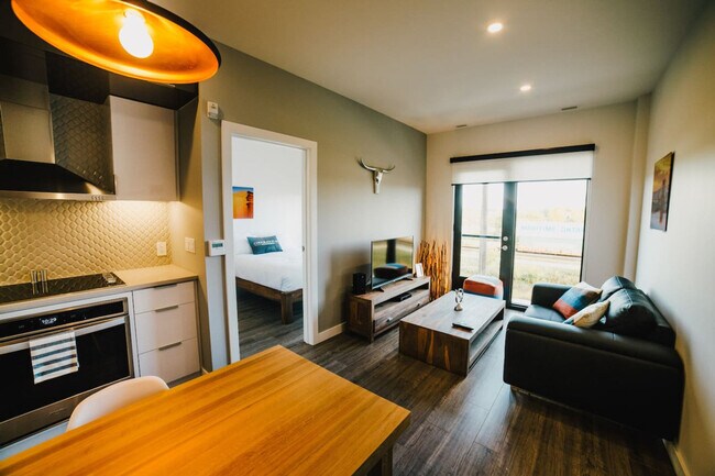 Photo du bâtiment - 835 Sterling Lyon Pkwy