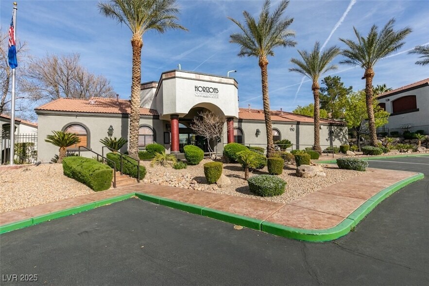 Foto del edificio - 950 Seven Hills Dr