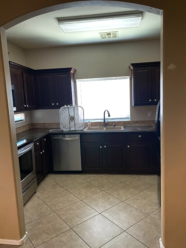 Foto del edificio - 14723 N 177th Ave