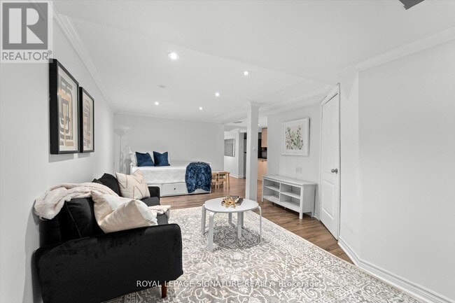 Building Photo - 70 Silverdart Crescent